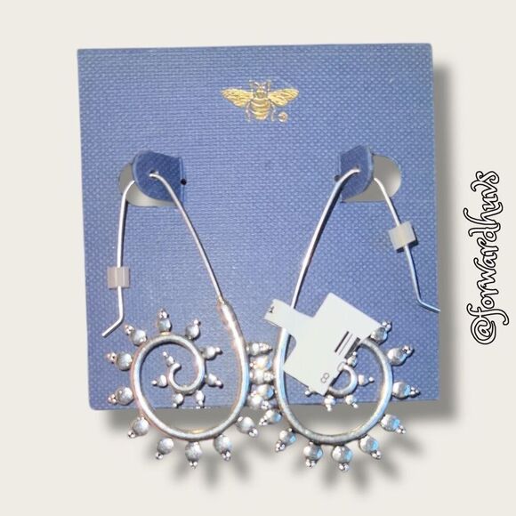 TJ Maxx Open Hoop Spiral Threader Earrings - Picture 7 of 8